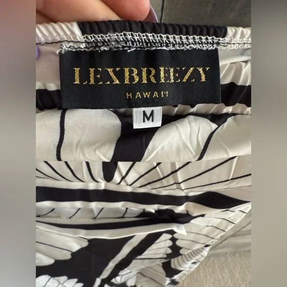 ʻOlu Dress Boutique Green - Picture 5 of 7